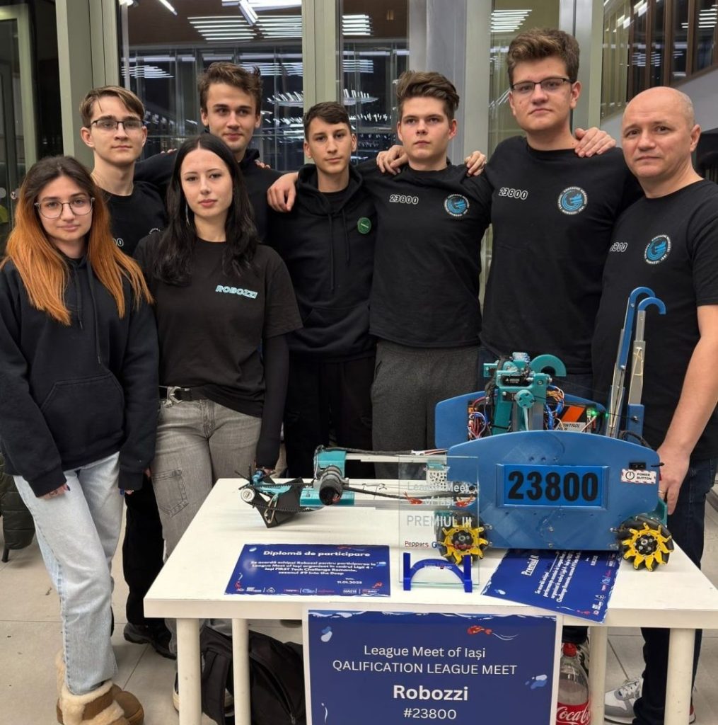 Echipa Robozzi #23800: De la provocări tehnice la succes – Ajută-i să meargă mai departe!