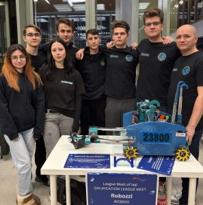 Echipa Robozzi #23800: De la provocări tehnice la succes – Ajută-i să meargă mai departe!