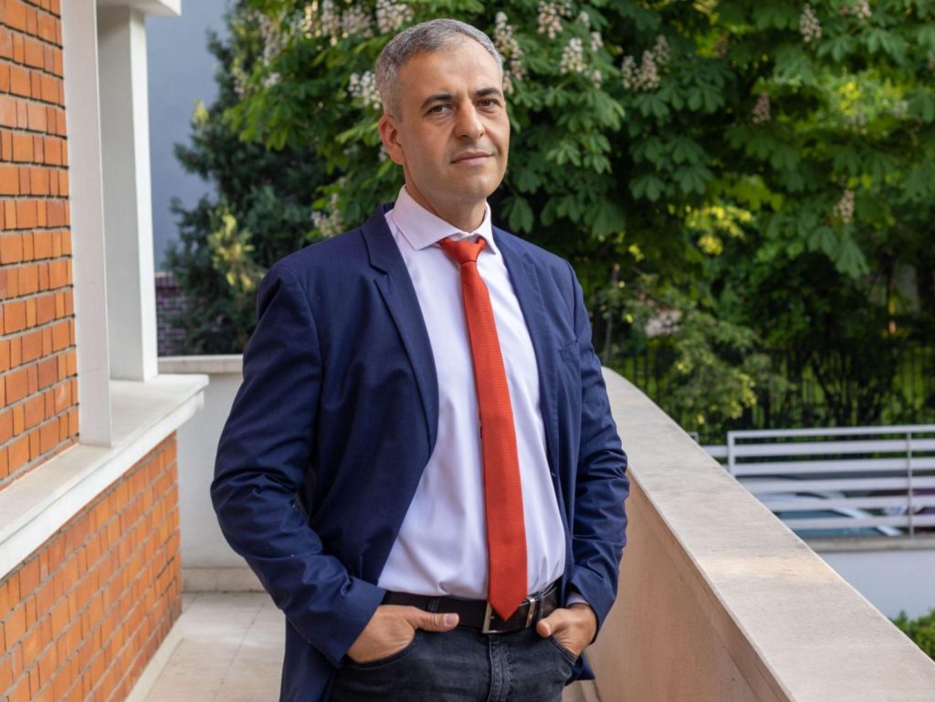 Consultanță specializată REMAX Klass pentru hale de producție, oferită antreprenorilor de Valentin Bucheru