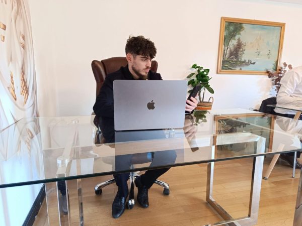 Campanii care contează: Vlad Augustin sincronizează DOOH, presă editorială și AI marca EkoGroup pentru rezultate vizibile